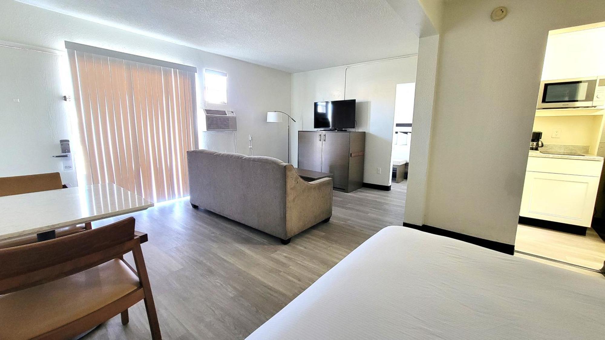 Mc Pacific Inn & Suites Торранс Экстерьер фото